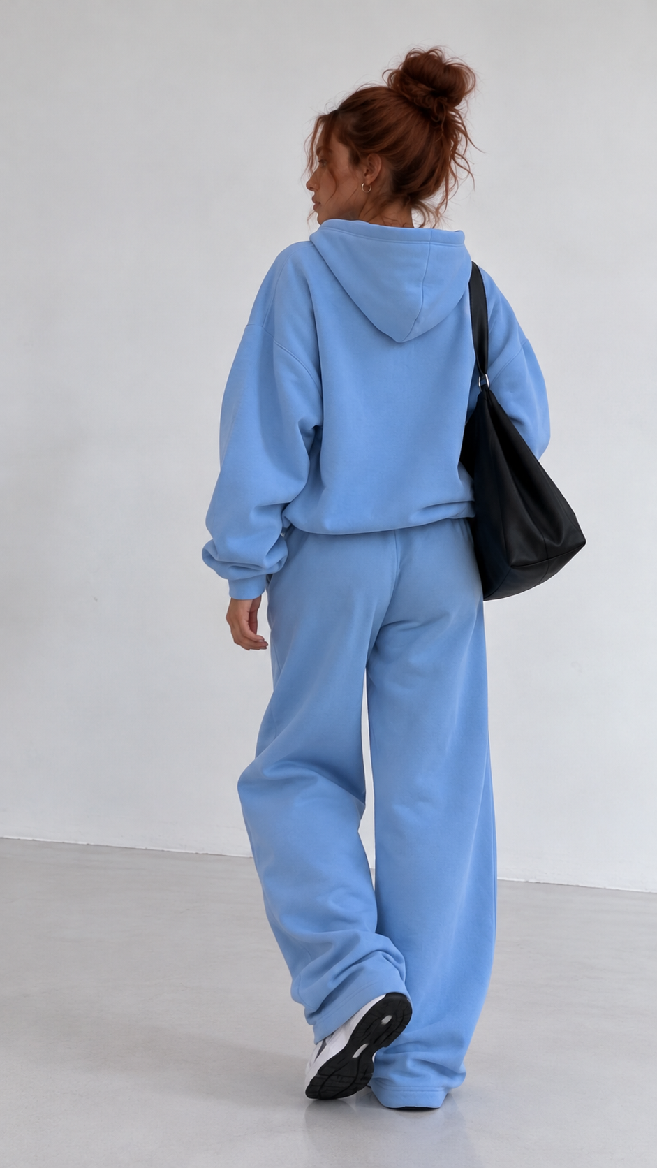 Ensemble femme bleu ciel avec capuche, vue de dos – Nuage Urbain