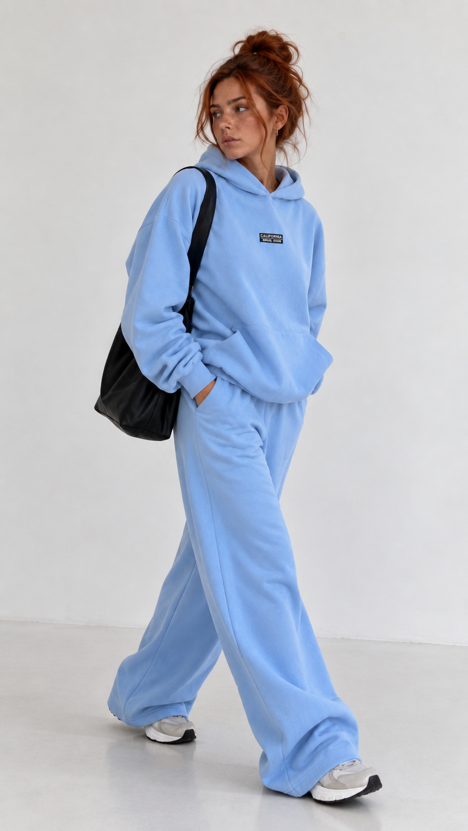 Ensemble femme bleu ciel avec sweat à capuche et pantalon large – Nuage Urbain