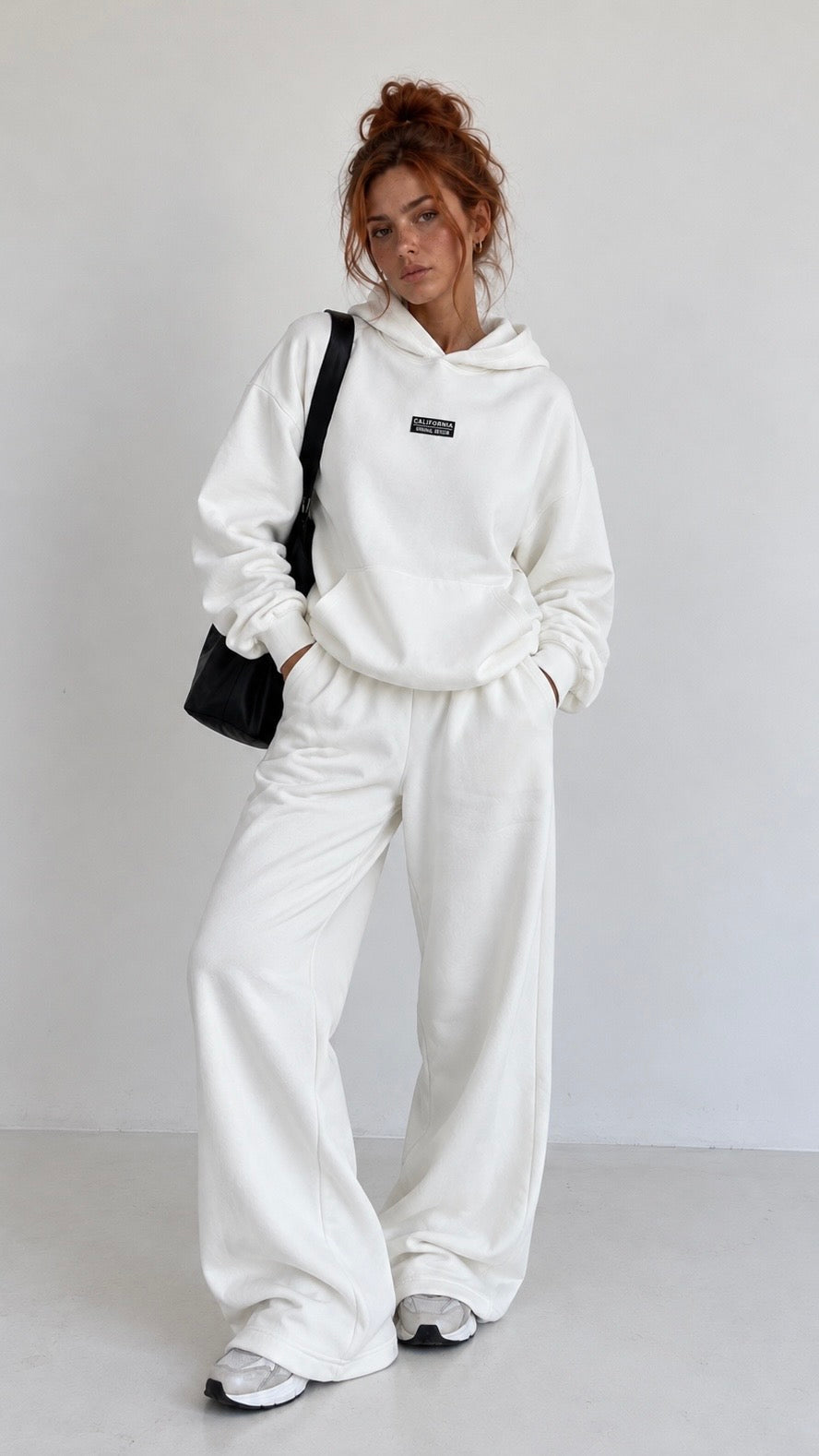 Ensemble femme écru avec sweat à capuche et pantalon large – Nuage Urbain