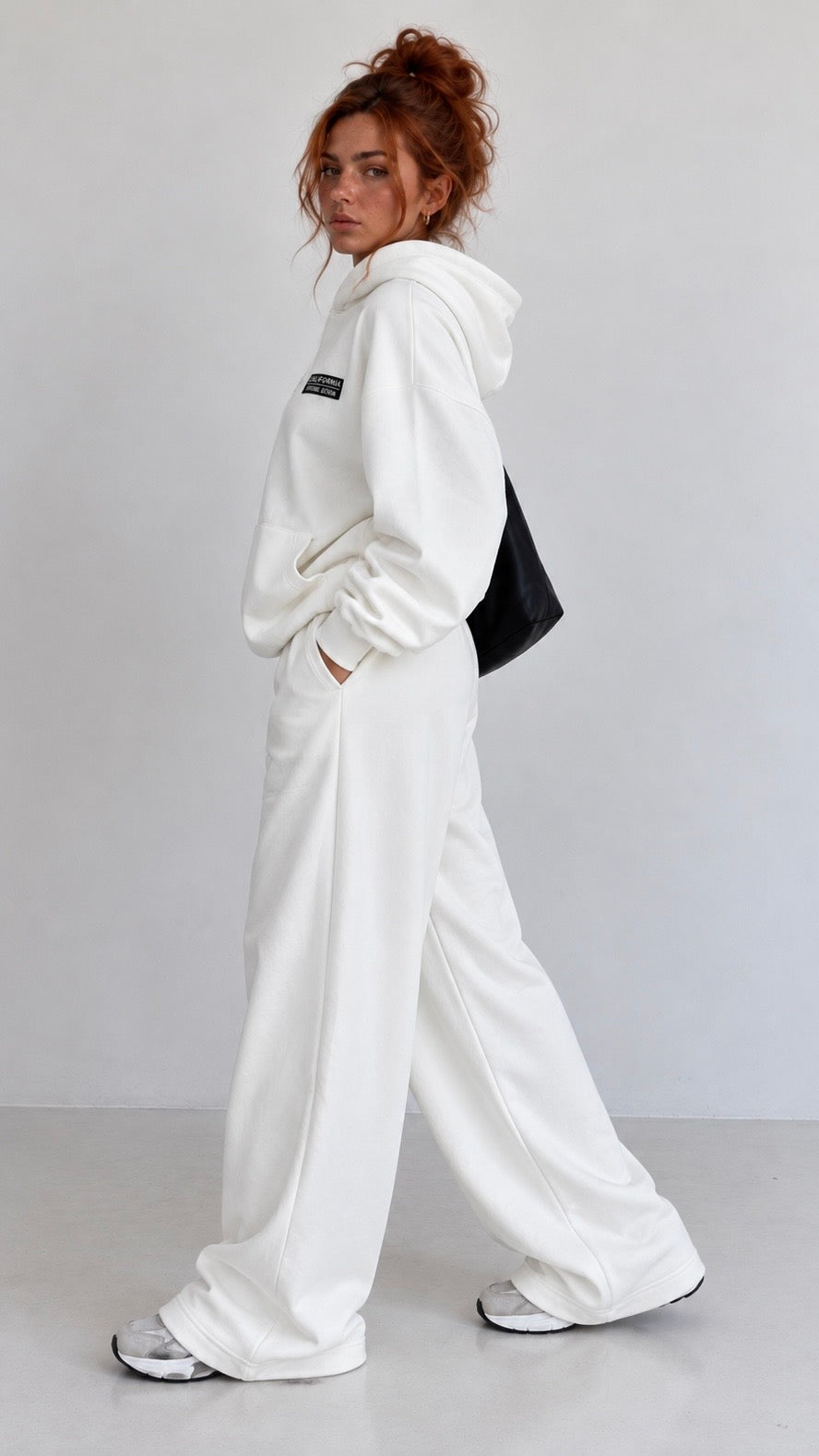 Ensemble femme écru oversize, vue de profil – Nuage Urbain