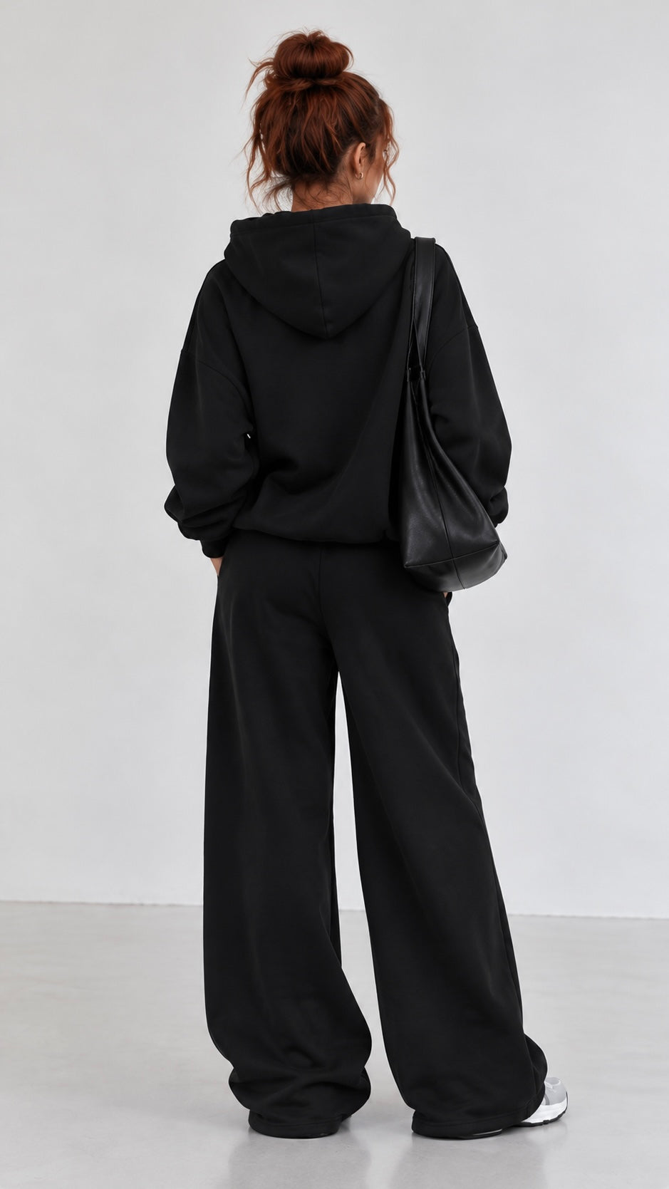 Ensemble femme noir avec capuche, vue de dos – Nuage Urbain