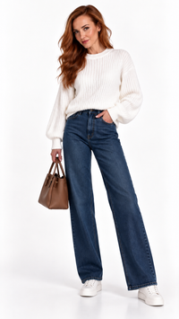 Pull femme blanc en maille – détail de la coupe ample – Gilles de Beaumont