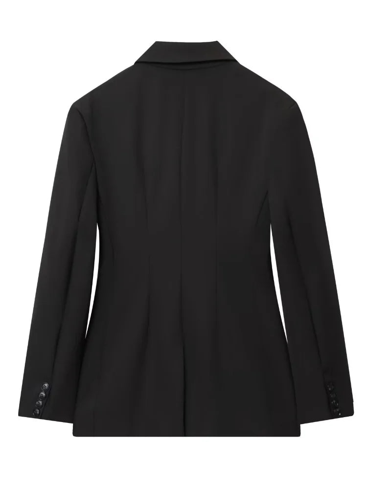 Detalle trasero de la chaqueta de mujer de microfibra con corte regular y estructurado